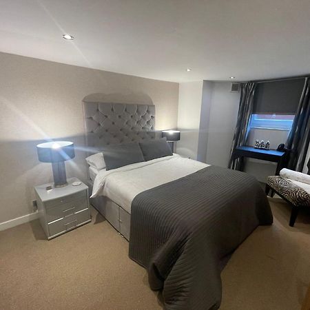 Spacious Central 2Bed Apartment Wilmslow Exterior foto