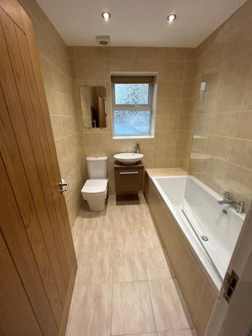 Spacious Central 2Bed Apartment Wilmslow Exterior foto